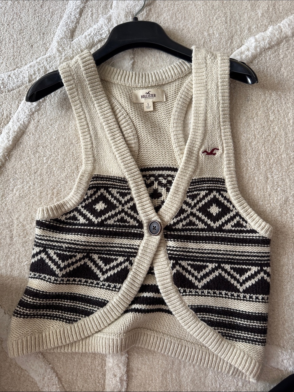 Hollister Cream & Black Geometric Knit Vest